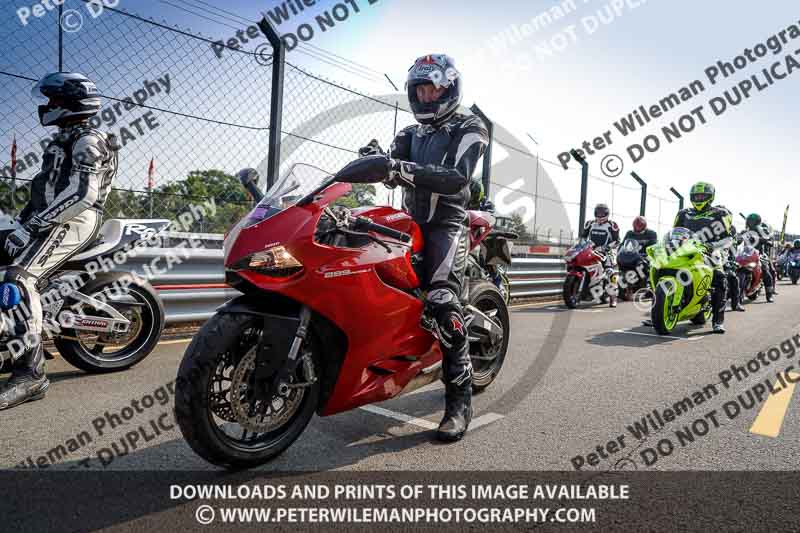 donington no limits trackday;donington park photographs;donington trackday photographs;no limits trackdays;peter wileman photography;trackday digital images;trackday photos